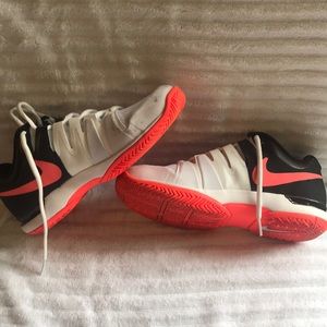 Nike Vapor 9.5 Tour Tennis Shoes